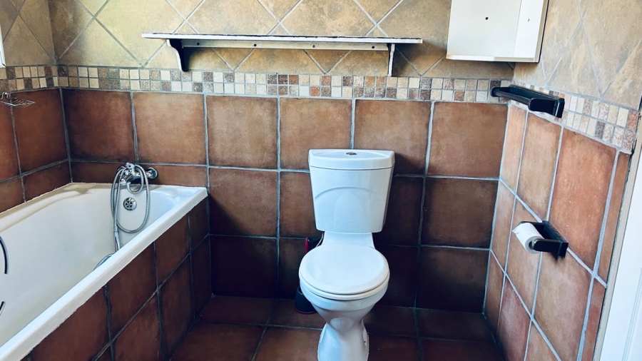 4 Bedroom Property for Sale in Waterkloof East North West